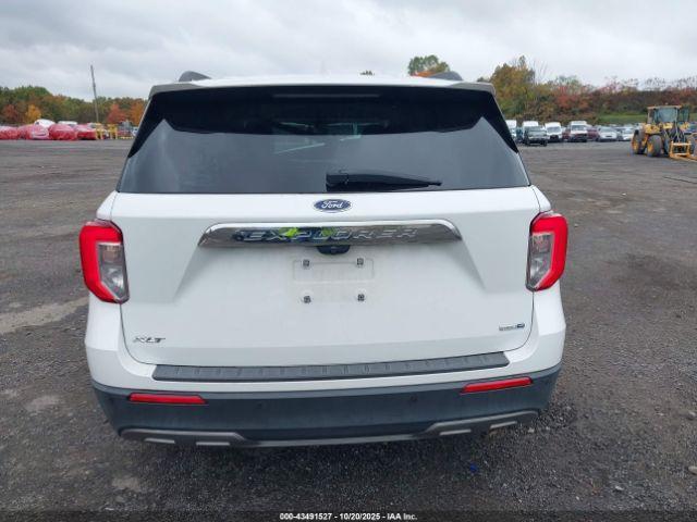 Ford Explorer Xlt Image 2