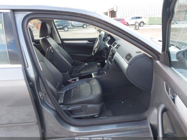 Volkswagen Passat 2.5l Se Image 8