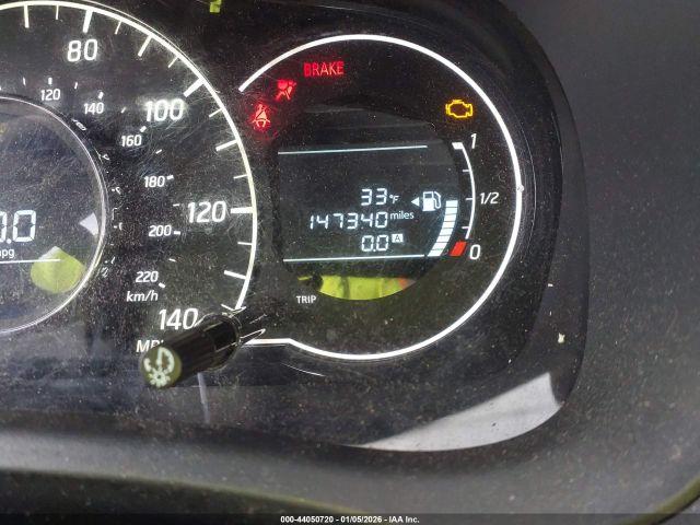 Nissan Versa Image 12