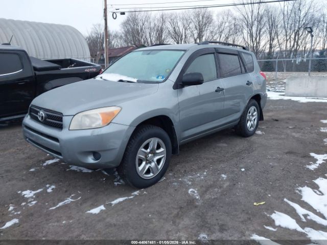 Toyota RAV4 Image 2