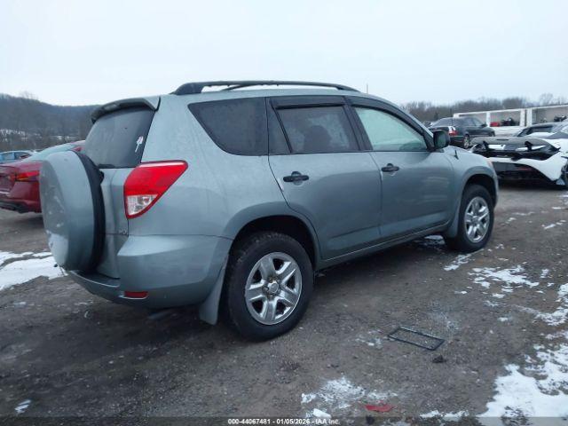 Toyota RAV4 Image 8