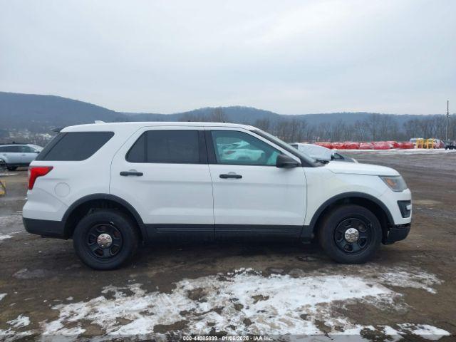 Ford Utility Police Intercepto Image 6
