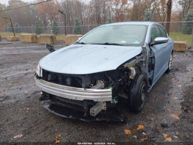 Chrysler 200 C Image 10