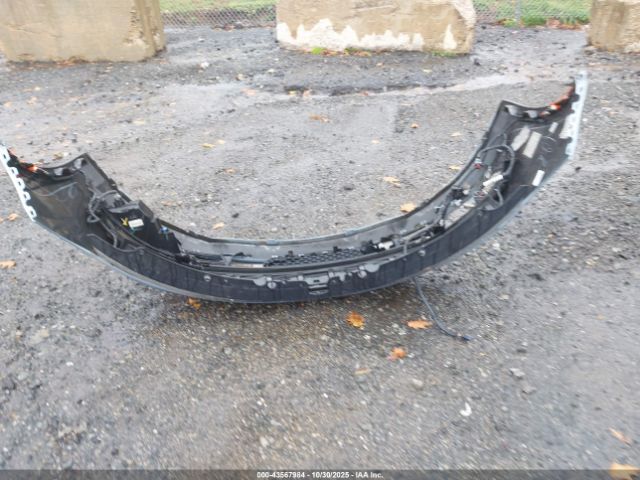 Chrysler 200 C Image 2