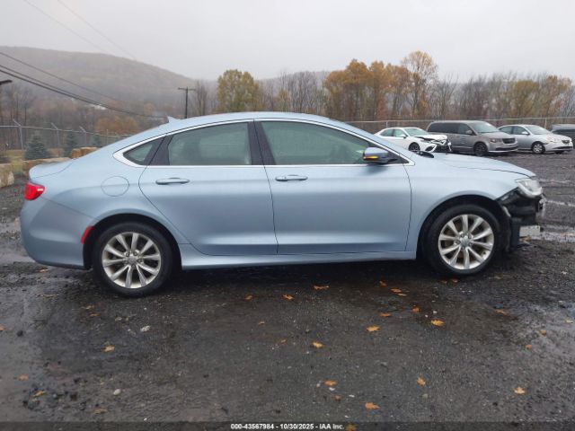 Chrysler 200 C Image 14