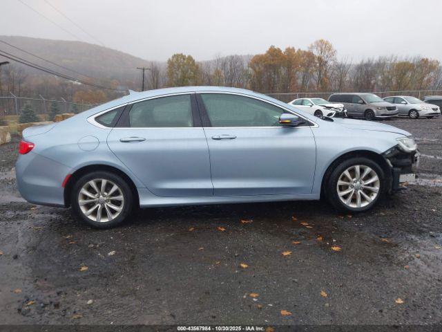Chrysler 200 C Image 14