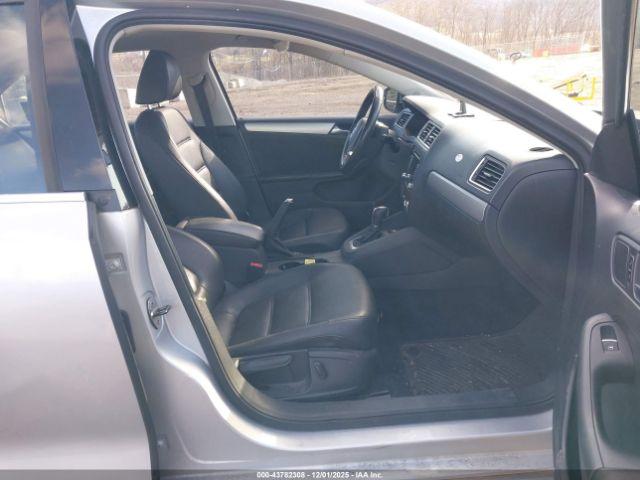 Volkswagen Jetta 1.8t Se Image 20