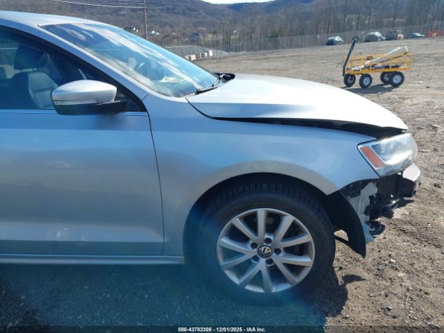 Volkswagen Jetta 1.8t Se Image 16