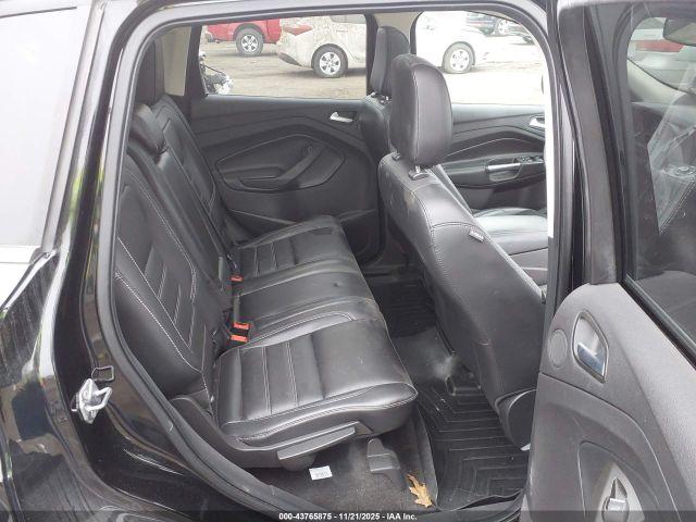 Ford Escape Titanium Image 18