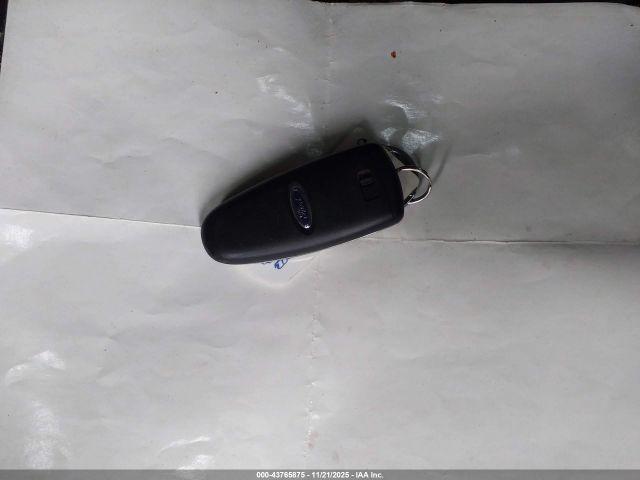 Ford Escape Titanium Image 13