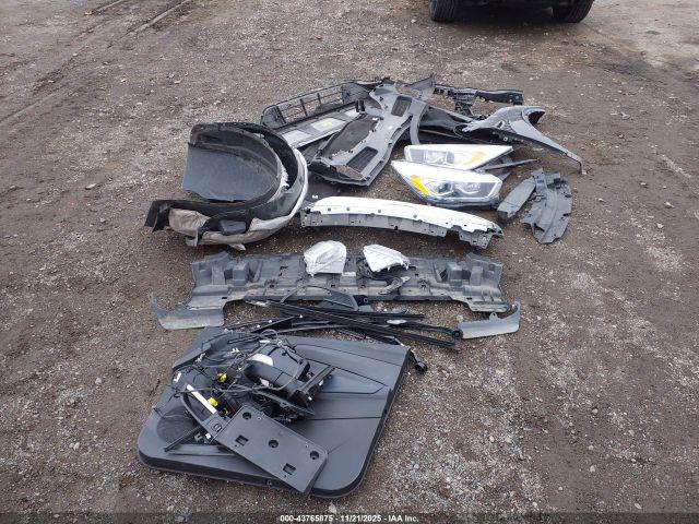 Ford Escape Titanium Image 3