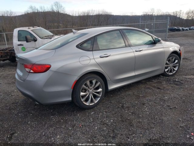 Chrysler 200 S Image 6