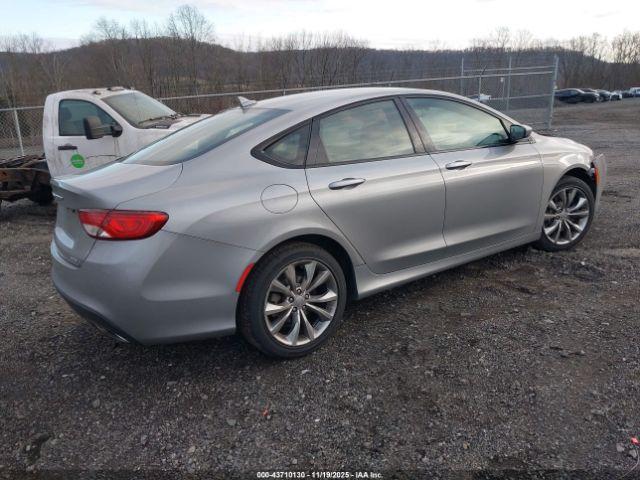 Chrysler 200 S Image 6