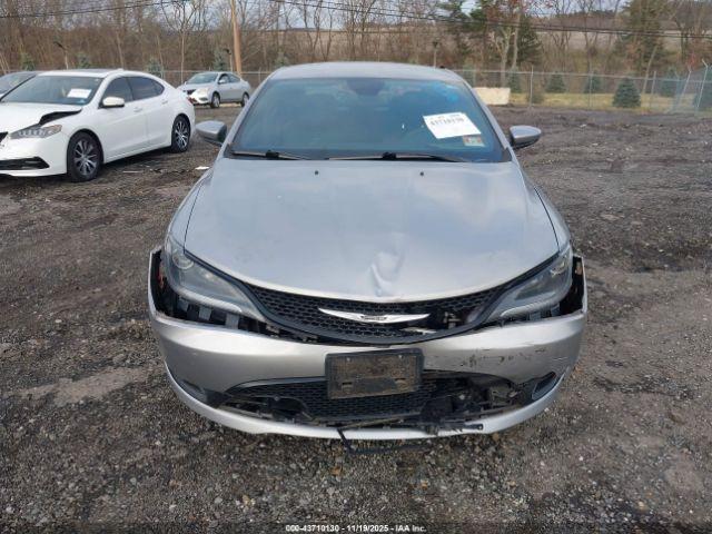 Chrysler 200 S Image 4