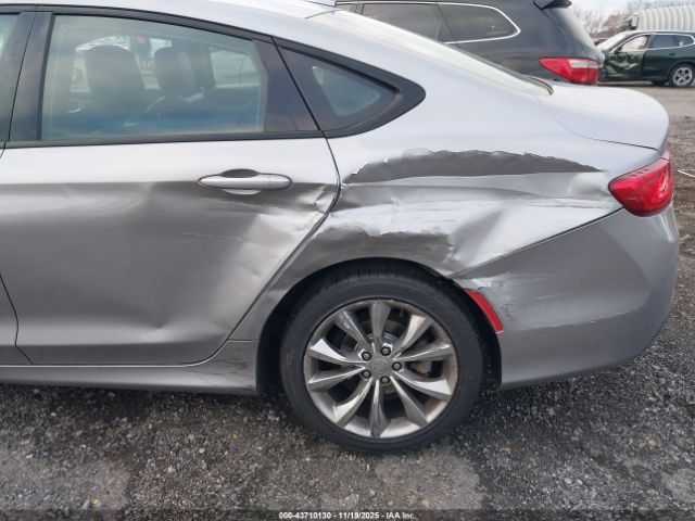 Chrysler 200 S Image 18