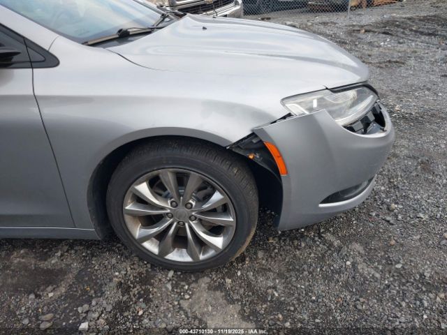 Chrysler 200 S Image 16
