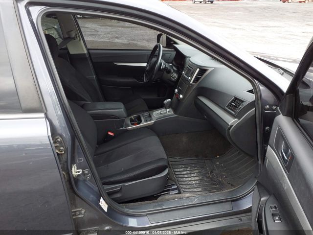 Subaru Outback 2.5i Premium Image 14