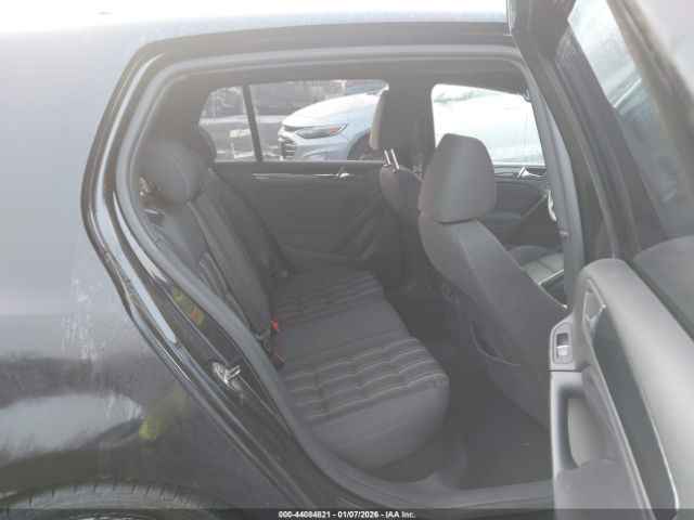 Volkswagen GTI 4-door Image 2