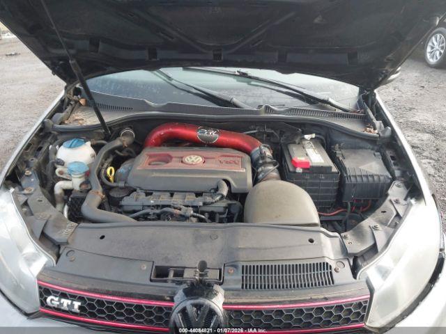 Volkswagen GTI 4-door Image 5