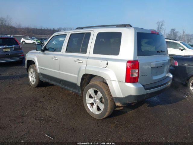 Jeep Patriot Latitude Image 10