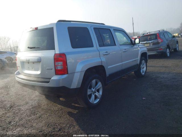 Jeep Patriot Latitude Image 2