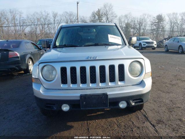 Jeep Patriot Latitude Image 4
