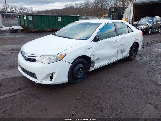 Toyota Camry Le Image 6