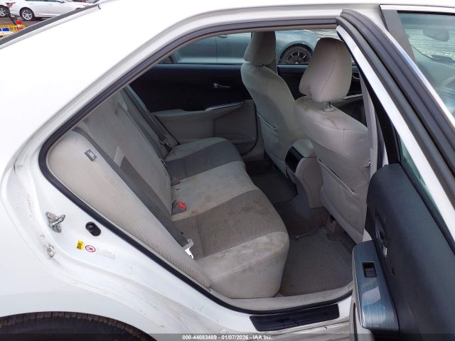 Toyota Camry Le Image 9