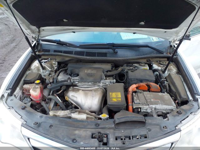 Toyota Camry Le Image 11