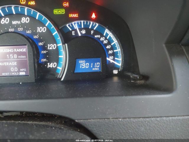 Toyota Camry Le Image 3