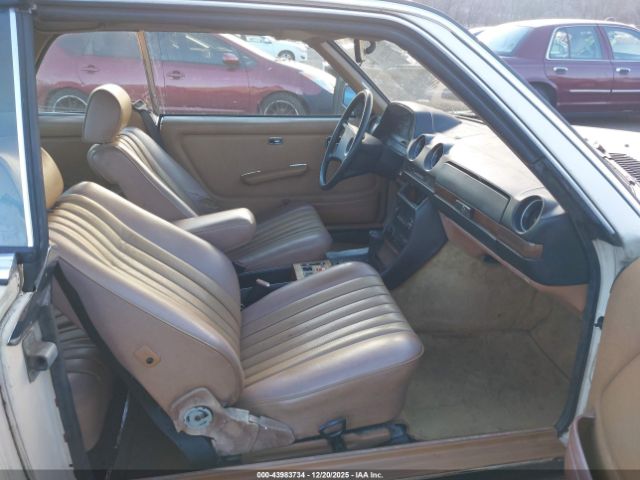 Mercedes-Benz 300 Cdt Image 11