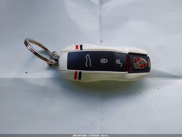 Porsche Macan S Image 10