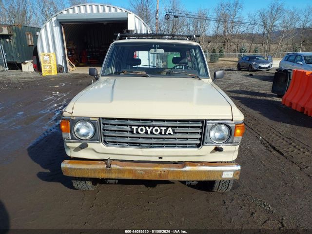 Toyota Land Cruiser Fj60 Image 16