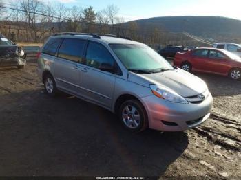 Salvage Toyota Sienna
