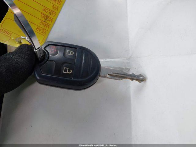 Ford Explorer Xlt Image 8