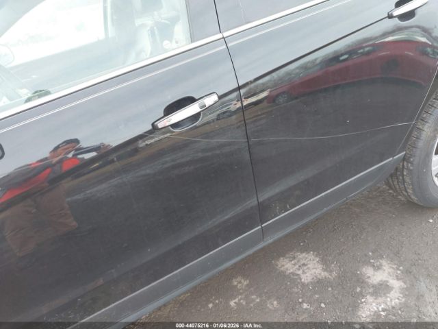 Cadillac SRX Luxury Collection Image 3