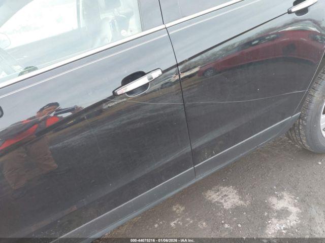 Cadillac SRX Luxury Collection Image 3