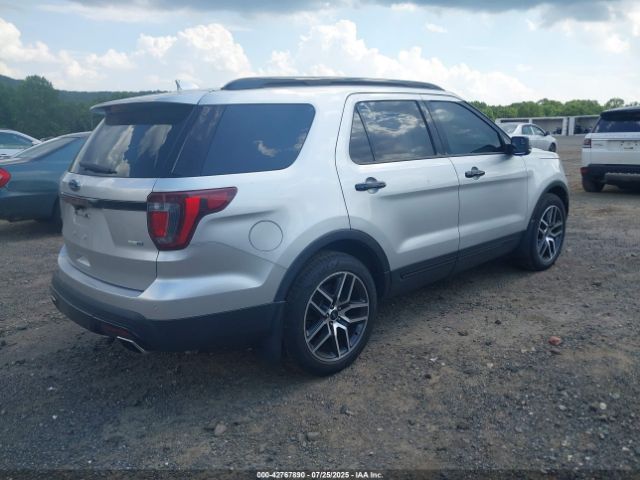 Ford Explorer Sport Image 17