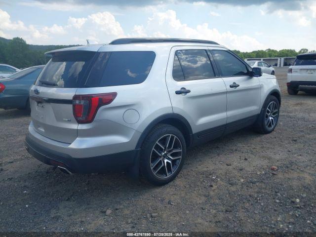 Ford Explorer Sport Image 17