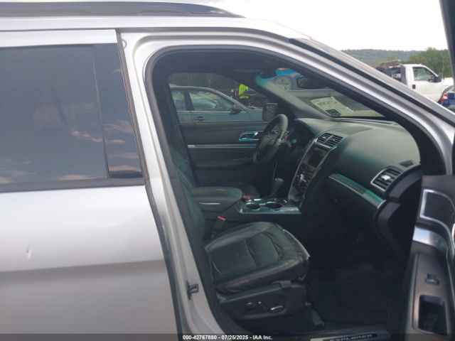 Ford Explorer Sport Image 3