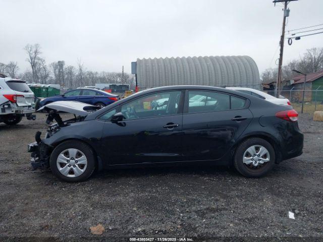 Kia Forte Lx Image 13