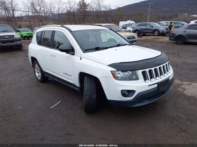  Salvage Jeep Compass