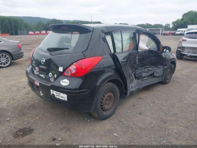 Nissan Versa 1.8s Image 4