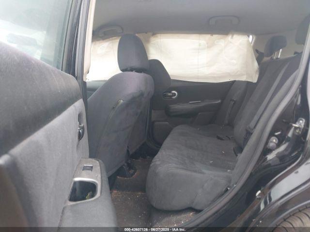 Nissan Versa 1.8s Image 8